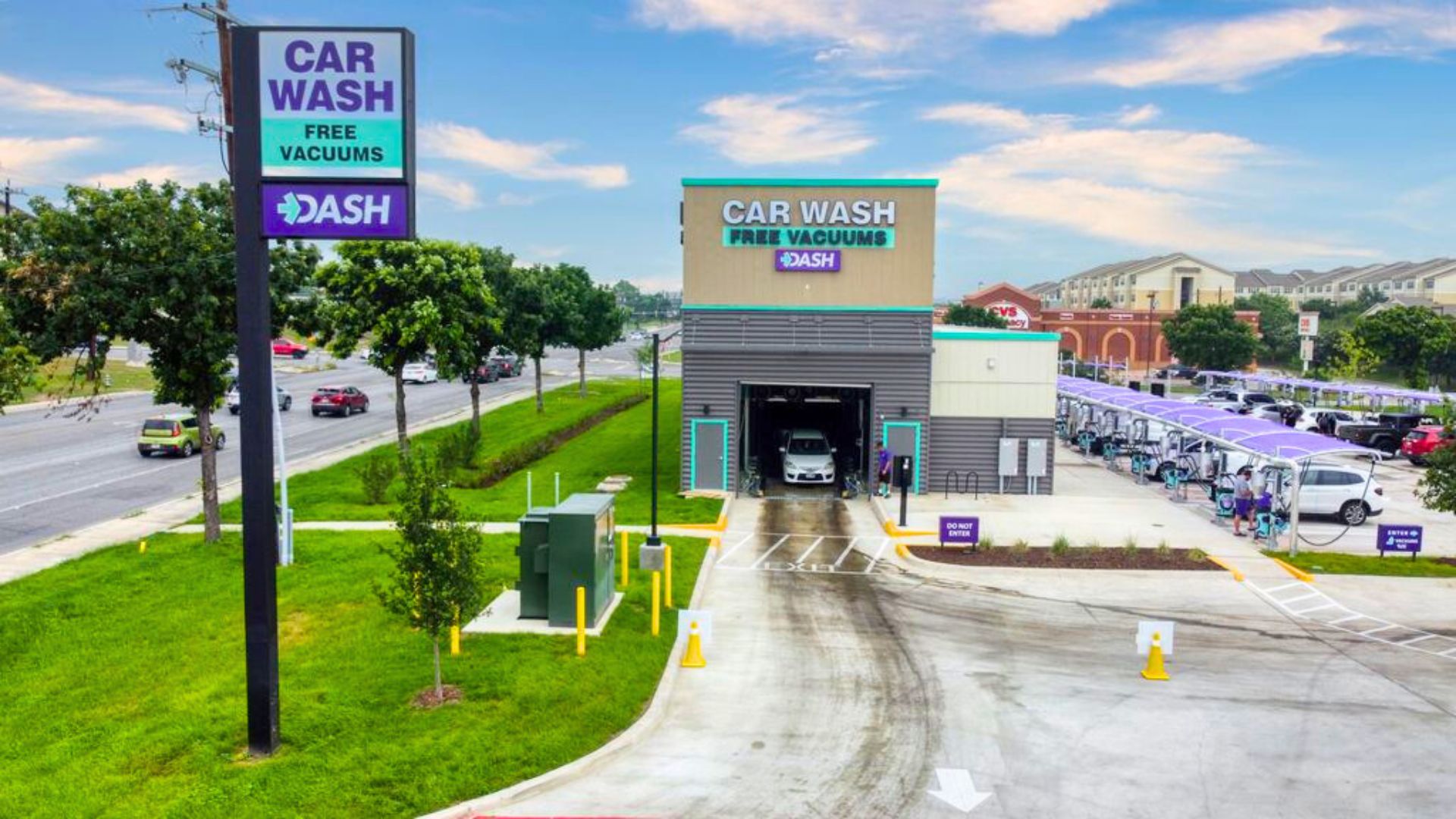 Why More Drivers Are Ditching DIY Car Washes for Dash’s Express Experience
